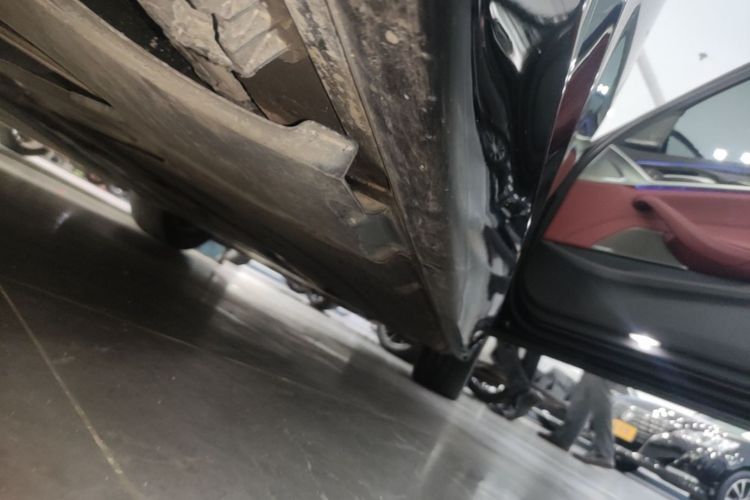 Used BMW 5 Series 2020 530Li Luxury Edition M Sport Package Left Side Sill