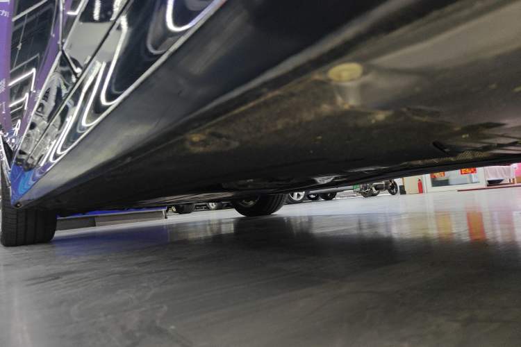 Used BMW 5 Series 2020 530Li xDrive Luxury Package Left Side Sill