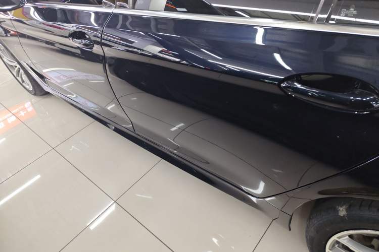 Used BMW 5 Series 2020 525Li M Sport Package Left Side Sill