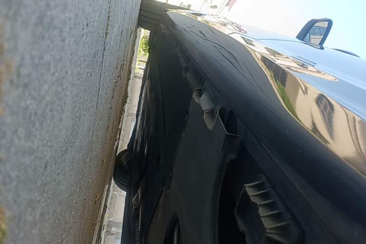 Used BMW 5 Series 2020 530Li Leading Model M Sport Package Left Side Sill