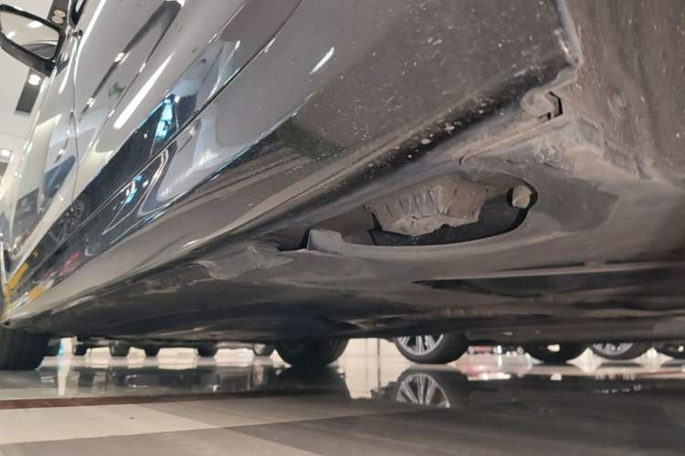 Used BMW 5 Series 2020 530Li Luxury Edition Premium Package Left Side Sill
