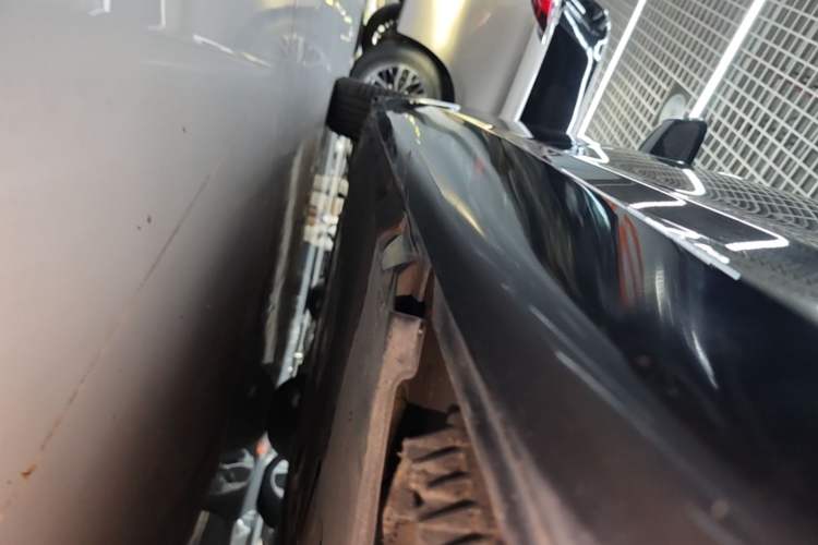 Used BMW 5 Series 2020 525Li M Sport Package Left Side Sill