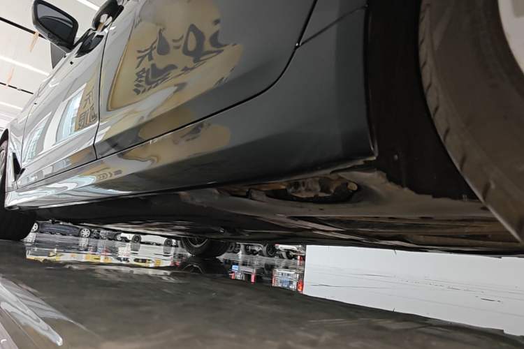 Used BMW 5 Series 2020 525Li Luxury Package Left Side Sill