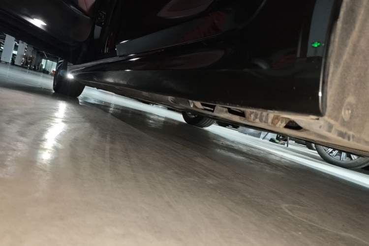 Used BMW 5 Series 2020 530Li Leading Model M Sport Package Left Side Sill