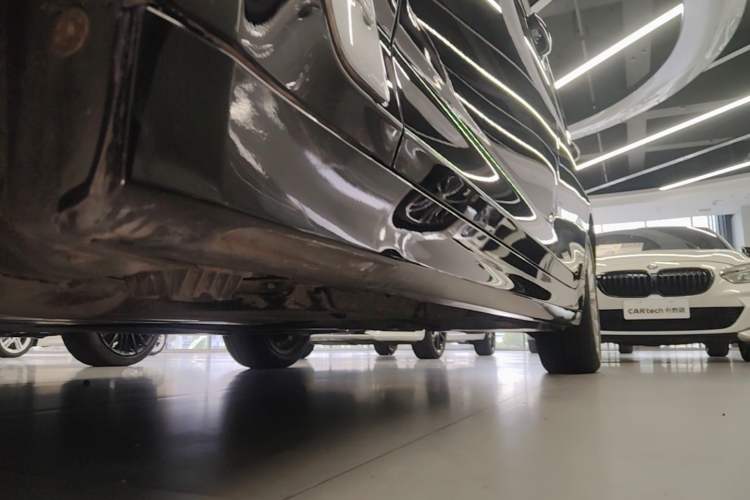 Used BMW 5 Series 2020 530Li Leading Edition Luxury Package Left Side Sill