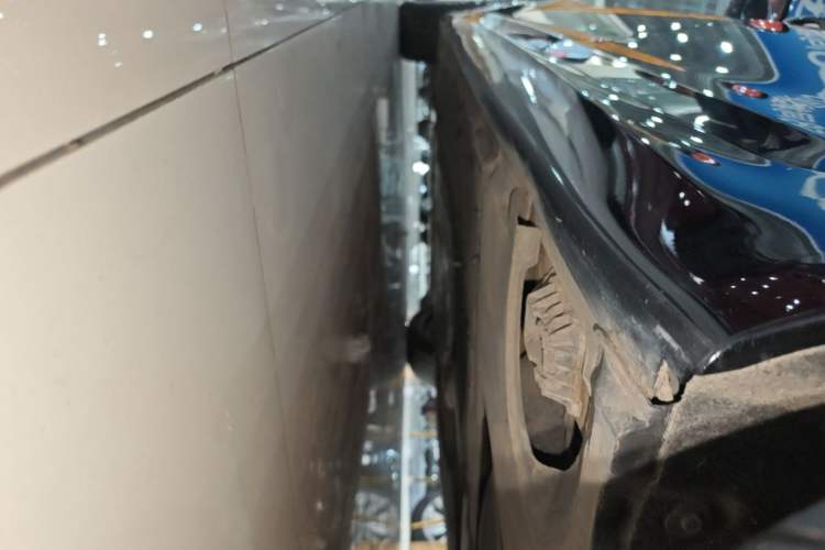 Used BMW 5 Series 2020 530Li Leading Model M Sport Package Left Side Sill