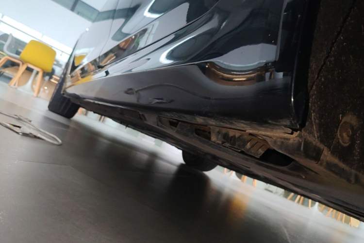 Used BMW 5 Series 2020 530Li Luxury Edition M Sport Package Left Side Sill