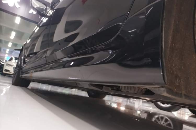 Used BMW 5 Series 2020 530Li Leading Model M Sport Package Left Side Sill