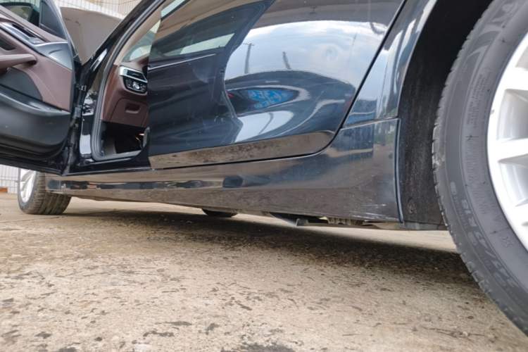 Used BMW 5 Series 2020 525Li Luxury Package Left Side Sill