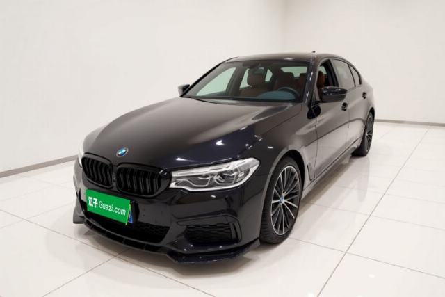 Ojetý BMW 5 Series 2020 530Li Luxury Edition M Sport Package