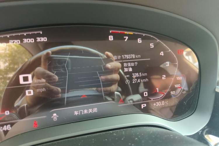 Used BMW 5 Series 2020 530Li Luxury Edition Premium Package Odometer Close Up