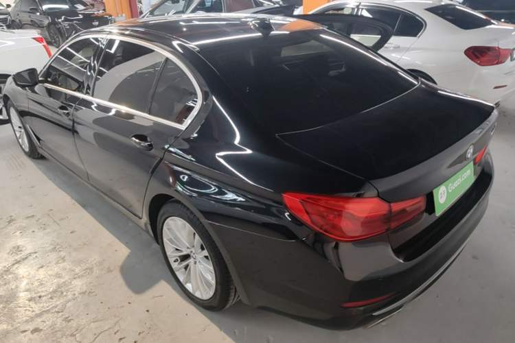Used BMW 5 Series 2020 525Li Luxury Package Rear Left 45 Deg