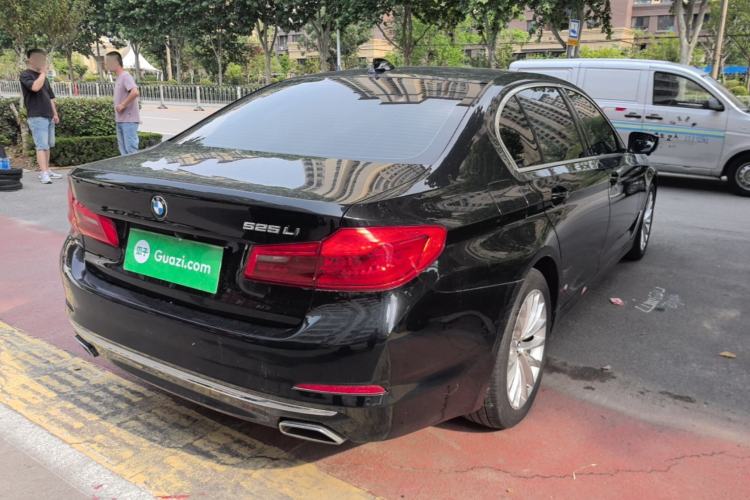 Used BMW 5 Series 2020 525Li Luxury Package Rear Right 45 Deg