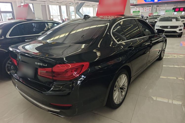 Used BMW 5 Series 2020 525Li Luxury Package Rear Right 45 Deg