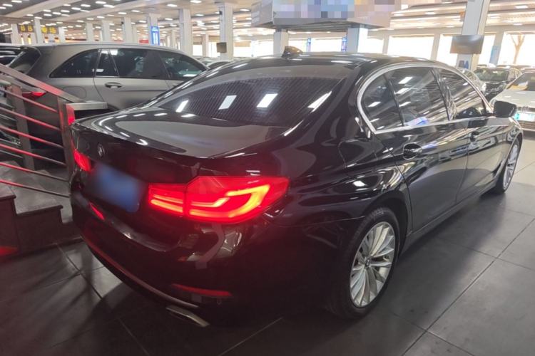 Used BMW 5 Series 2020 525Li Luxury Package Rear Right 45 Deg
