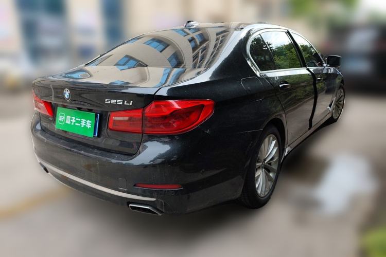Used BMW 5 Series 2020 525Li Luxury Package Rear Right 45 Deg