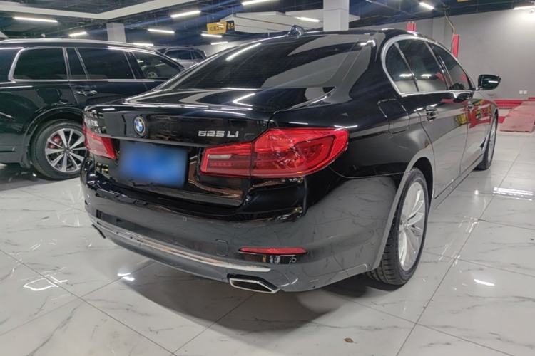 Used BMW 5 Series 2020 525Li Luxury Package Rear Right 45 Deg