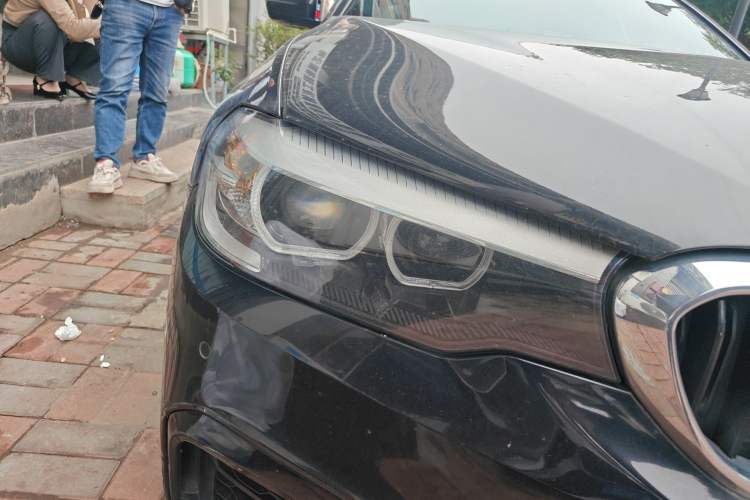 Used BMW 5 Series 2020 525Li M Sport Package Right Front Headlight