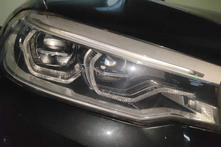 Used BMW 5 Series 2020 530Li Leading Edition Luxury Package Right Front Headlight