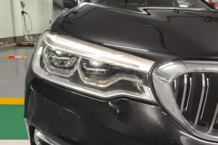 Used BMW 5 Series 2020 530Li Leading Edition Luxury Package Right Front Headlight
