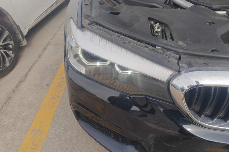 Used BMW 5 Series 2020 525Li M Sport Package Right Front Headlight