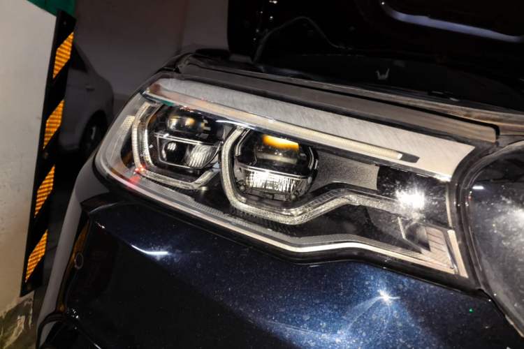 Used BMW 5 Series 2020 530Li Luxury Edition M Sport Package Right Front Headlight