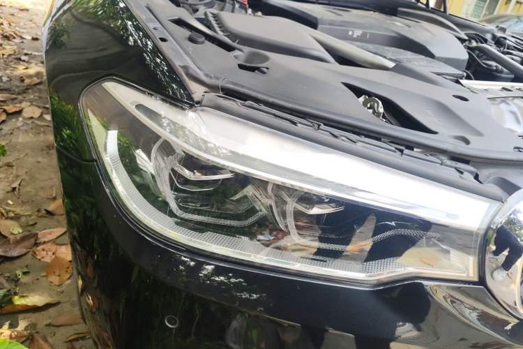 Used BMW 5 Series 2020 530Li Luxury Edition M Sport Package Right Front Headlight