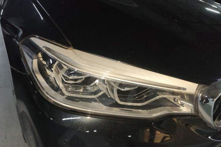 Used BMW 5 Series 2020 525i M Sport Package Right Front Headlight