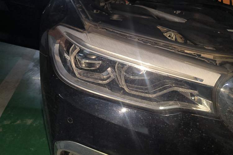 Used BMW 5 Series 2020 530Li Luxury Edition M Sport Package Right Front Headlight