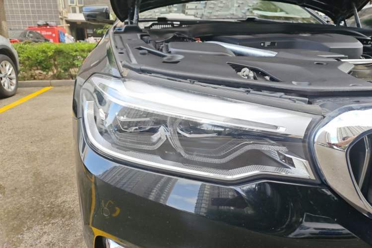 Used BMW 5 Series 2020 530Li xDrive Luxury Package Right Front Headlight
