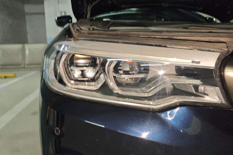 Used BMW 5 Series 2020 530Li xDrive M Sport Package Right Front Headlight
