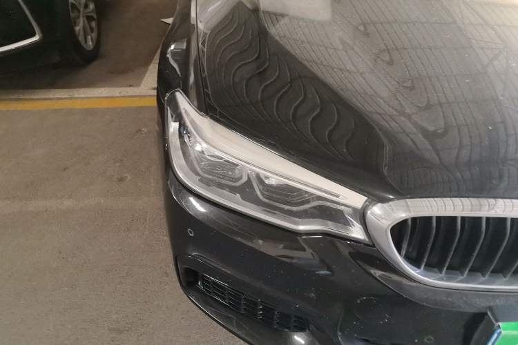 Used BMW 5 Series 2020 530Li Luxury Edition M Sport Package Right Front Headlight