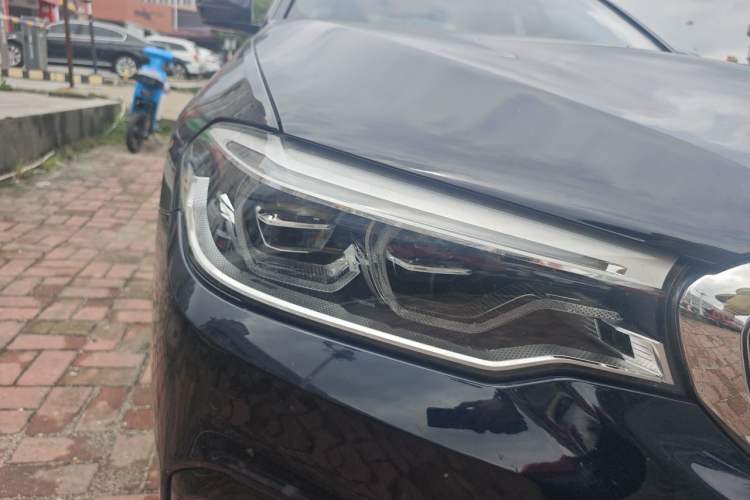Used BMW 5 Series 2020 530Li Luxury Edition M Sport Package Right Front Headlight