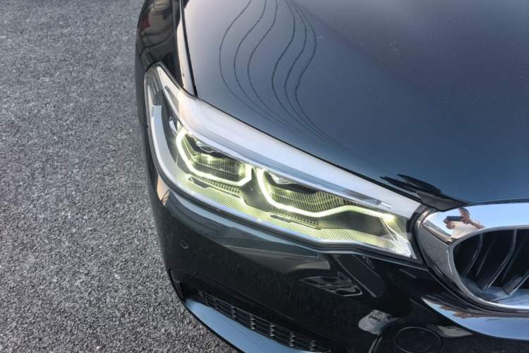 Used BMW 5 Series 2020 530Li Leading Model M Sport Package Right Front Headlight