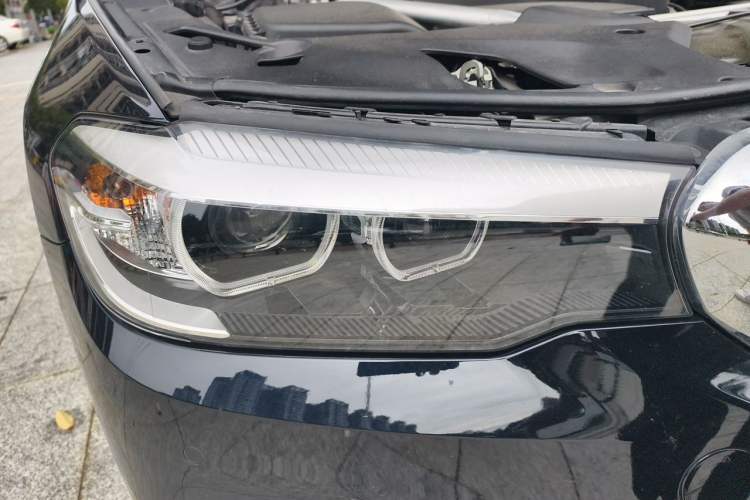 Used BMW 5 Series 2020 525Li M Sport Package Right Front Headlight