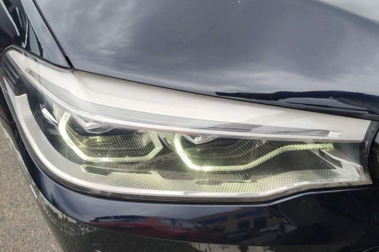 Used BMW 5 Series 2020 530Li xDrive M Sport Package Right Front Headlight