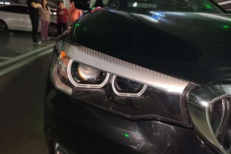 Used BMW 5 Series 2020 525Li Luxury Package Right Front Headlight