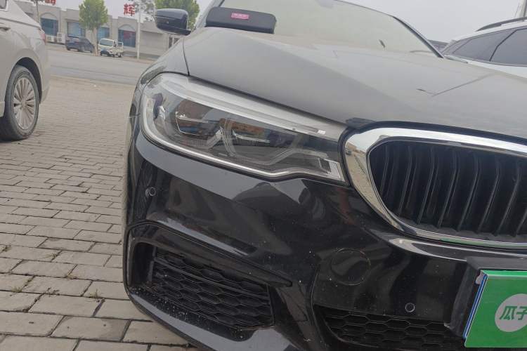 Used BMW 5 Series 2020 530Li Luxury Edition M Sport Package Right Front Headlight