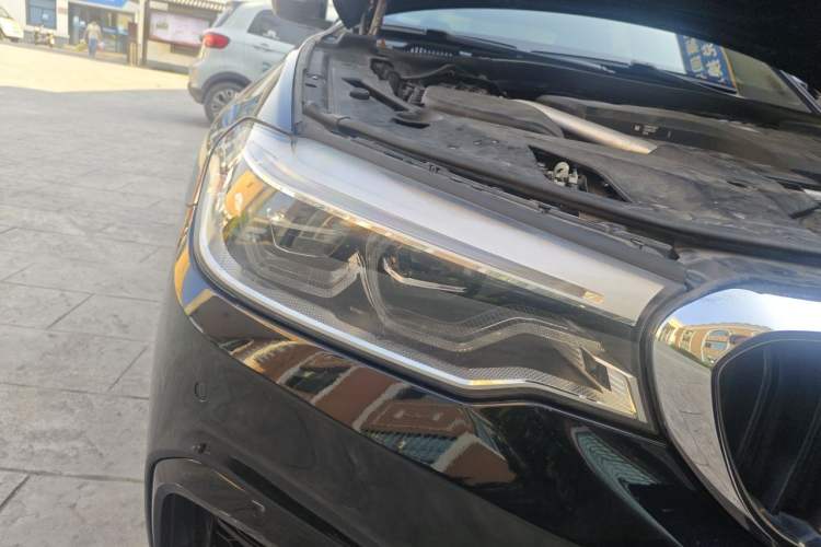 Used BMW 5 Series 2020 530Li Luxury Edition M Sport Package Right Front Headlight