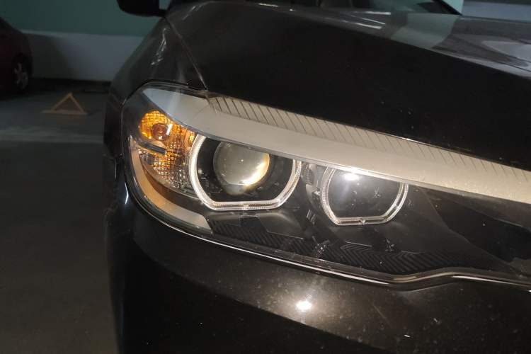 Used BMW 5 Series 2020 525Li M Sport Package Right Front Headlight