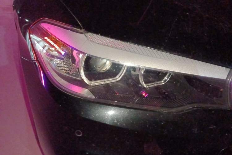 Used BMW 5 Series 2020 525Li M Sport Package Right Front Headlight