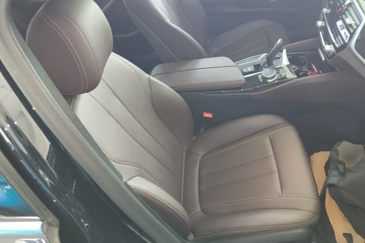 Used BMW 5 Series 2020 525Li M Sport Package Right Front Seat
