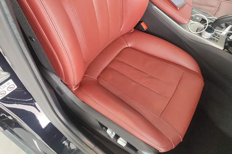 Used BMW 5 Series 2020 530Li Luxury Edition M Sport Package Right Front Seat