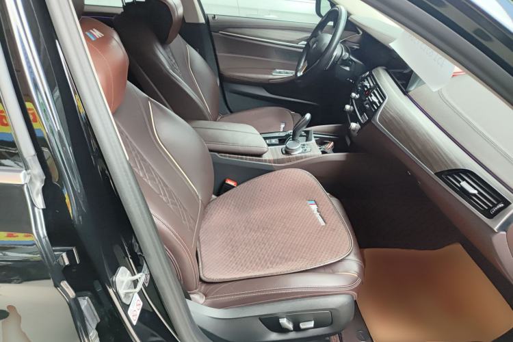 Used BMW 5 Series 2020 530Li Leading Edition Luxury Package Right Front Seat