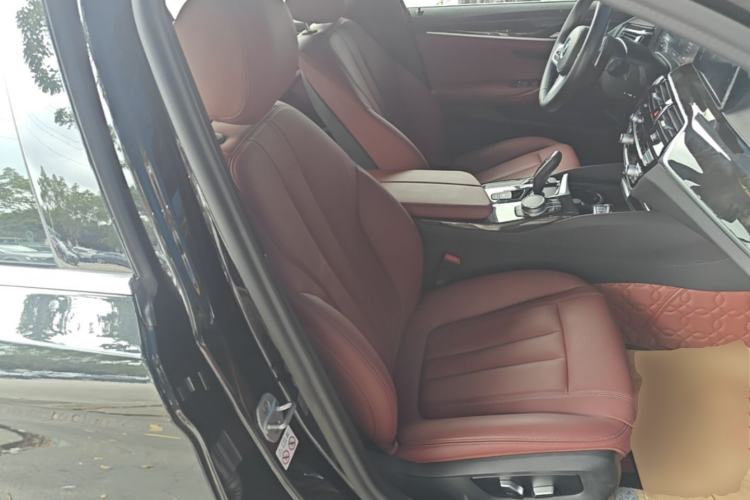 Used BMW 5 Series 2020 530Li Leading Model M Sport Package Right Front Seat