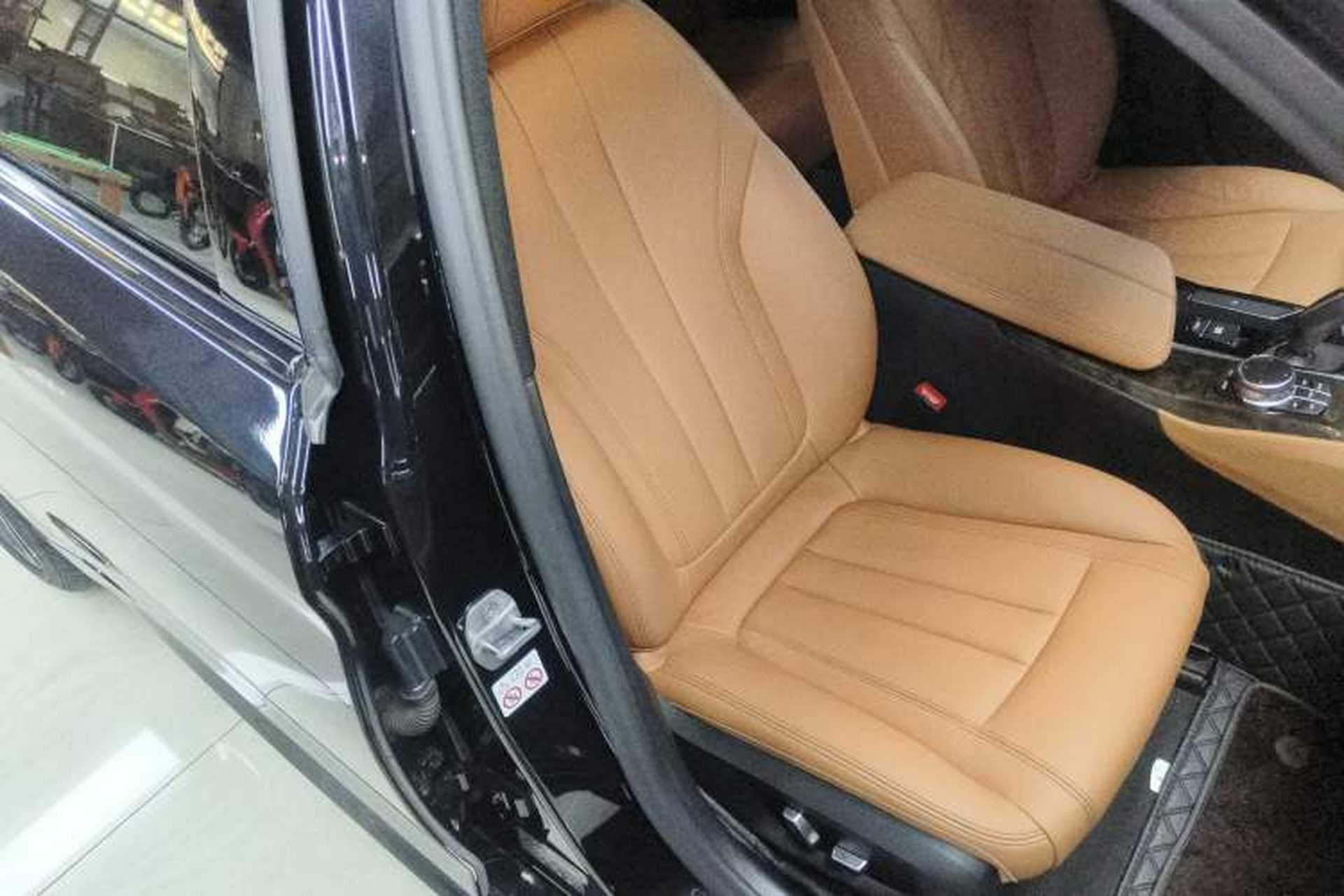 Used BMW 5 Series 2020 530Li Leading Model M Sport Package Right Front Seat