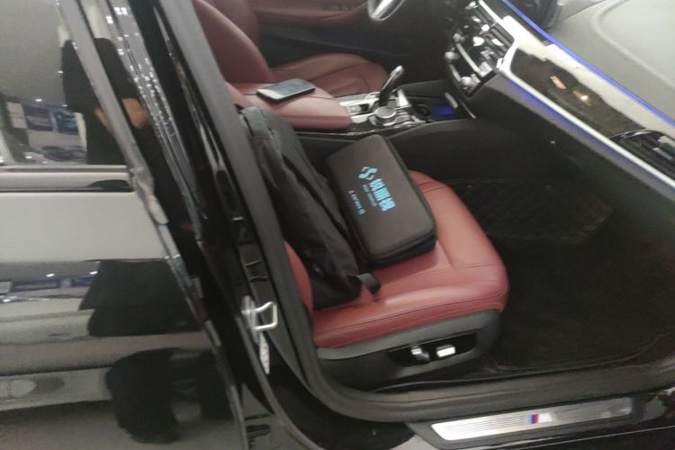 Used BMW 5 Series 2020 530Li Luxury Edition M Sport Package Right Front Seat