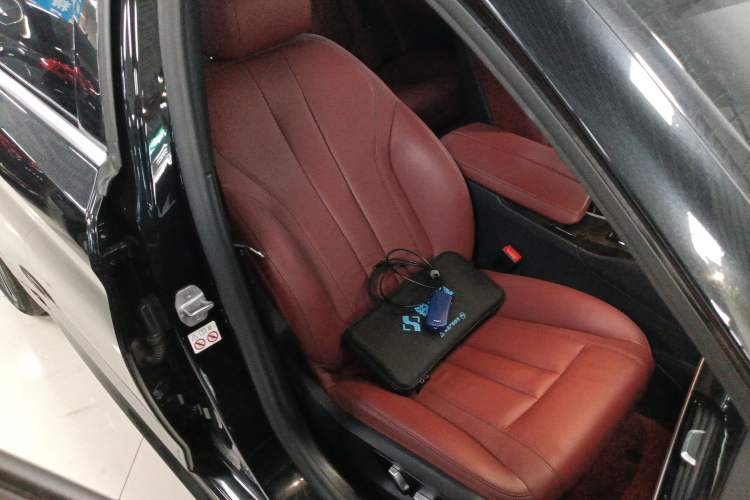 Used BMW 5 Series 2020 530Li Leading Model M Sport Package Right Front Seat