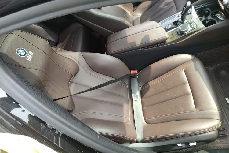 Used BMW 5 Series 2020 525Li M Sport Package Right Front Seat