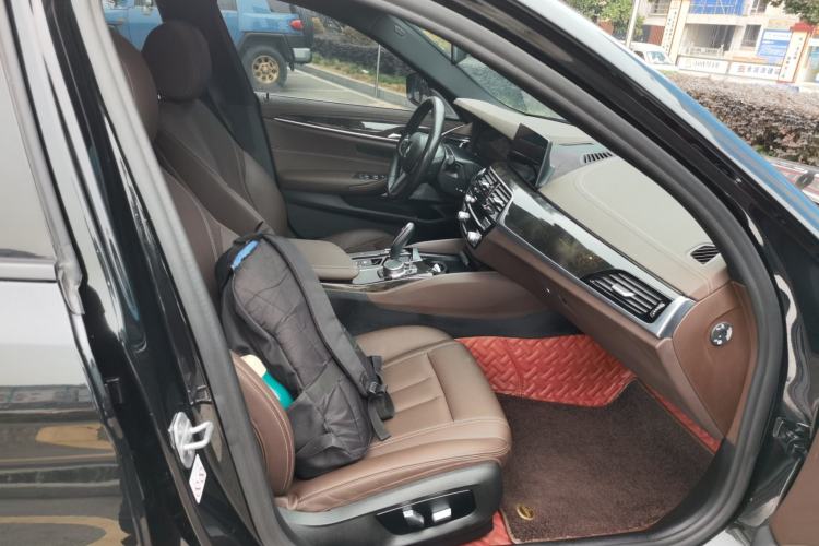 Used BMW 5 Series 2020 525Li M Sport Package Right Front Seat